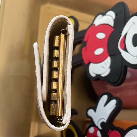 ‼️SOLD on Ⓜ️‼️Flash Sale 🎉Authentic Louis Vuitton Damier Azur Ring Keyholder - Picture 3 of 15